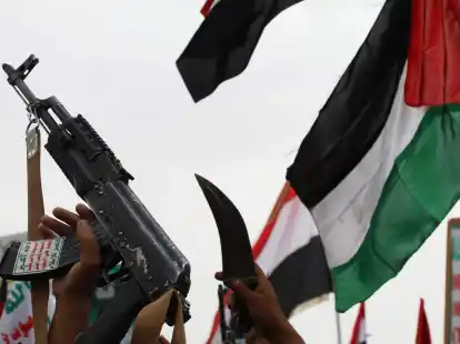 Israels Armee greift nach erneut militärische Einrichtungen der Huthi-Miliz im Jemen an. (Archivbild)