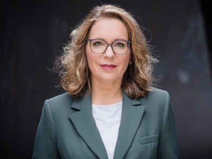 Spricht sich bei grünem Wasserstoff für mehr Realismus aus und warnt gleichzeitig davor, zu lange an fossilen Technologien festzuhalten: Prof. Dr. Claudia Kemfert