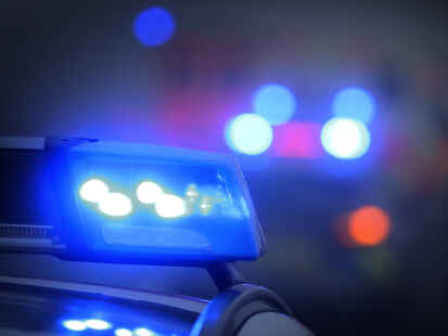 Eine 77-Jährige ist in Friedrichsfehn überfallen worden.
