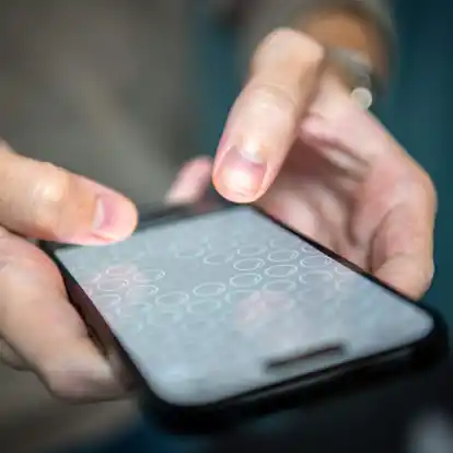Effektive Knallerei: Auf dem Smartphone lässt sich «Bubblewrap.fun» besonders gut mit den beiden Daumen bearbeiten.