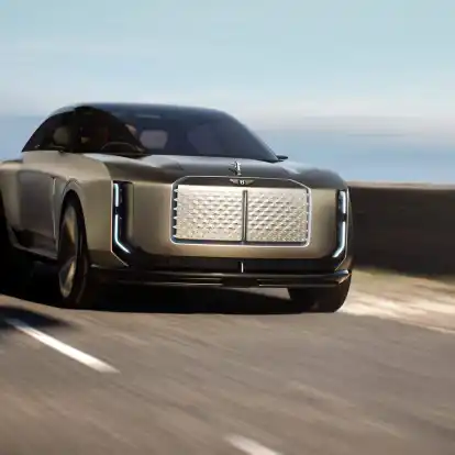 Bentley gewährt einen Blick in die Zukunft: Die Studie EXP15 zeigt einen Designentwurf des ersten rein elektrischen Modells der Marke.