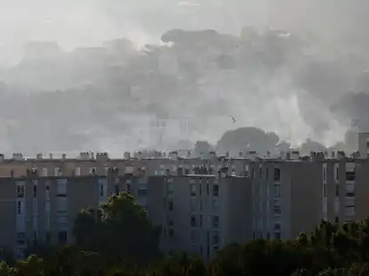 Der riesige Brand bei Marseille versetzte die Einwohner in Schrecken.