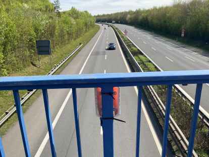 Verkehrszählung auf Autobahnen: Auch im Nordwesten Niedersachsens sind ab dem 14. Juli Kameras auf Autobahnbrücken montiert.