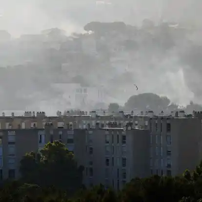 Der riesige Brand bei Marseille versetzte die Einwohner in Schrecken.