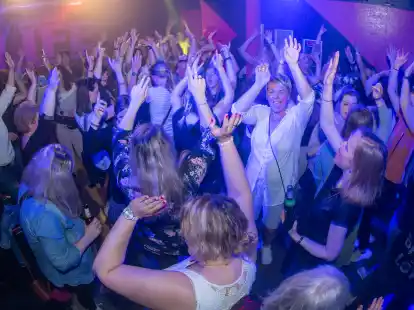 Ausgelassene Stimmung: „Mama geht tanzen“, hier in Cloppenburg, kommt nach Brettorf.