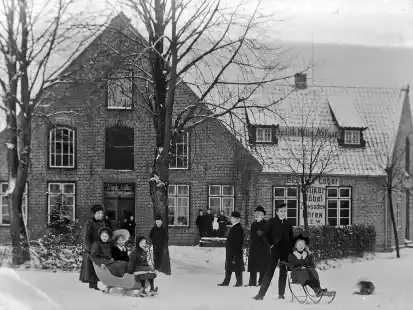 So fing alles an: Die historische Aufnahme zeigt das ehemalige Geschäft von Dietrich Müller in Neuenburg.
