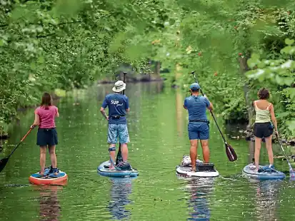 Stand-up-Paddling ist ein beliebtes Hobby: Dabei sollte man jedoch nicht die Gefahren unterschätzen. (Symbolbild)