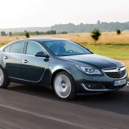 Nachfolger von Ascona und Vectra: Mit dem Insignia behielt Opel weiterhin eine klassische Mittelklasse-Limousine im Programm.