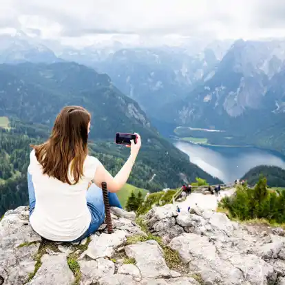 Instagram und Co. sind für fast zwei Drittel der Befragten eine Inspirationsquelle für Ausflüge und Aktivitäten am Urlaubsziel.