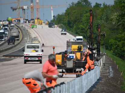 Vor allem im Baugewerbe hat sich die Stimmungslage zuletzt wieder verbessert (im Bild Bauarbeiten an der A29 auf Höhe Oldenburg-Hafen).
