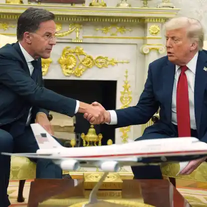 USA und Nato sprechen über Waffendeal.