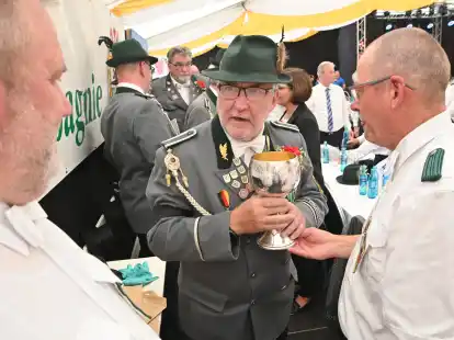 Achim Postert ist der neue Schützenkönig in Esens.