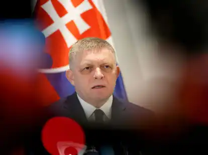 Der slowakische Ministerpräsident Robert Fico droht mit einem Veto gegen das geplante 18. EU-Sanktionspaket gegen Russland. (Archivbild)