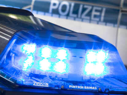 Die Polizei war bei einem Unfall in Friedeburg im Einsatz (Symbolfoto)