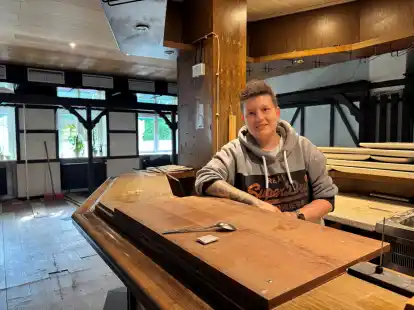 Wilhelmshavenerin Isabel „Isa“ Schäfer übernimmt das Restaurant „Zum Knurrhahn“ in Voslapp. Bis dahin gibt es noch einiges zu tun.
