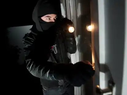 Einbrecher sind in der Nacht zu Dienstag mit rabiaten Methoden in das Vereinsheim eines Sportvereins in Ganderkesee eingedrungen. (Symbolbild)