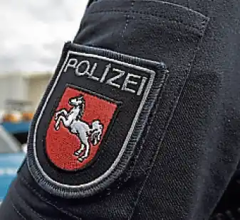 Einsatz für die Polizei in Elsfleth (Symbolbild): Ein Überholmanöver endete mit einem Unfall.