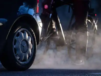 Bremser für den Klimaschutz: Verkehr und Gebäude gelten seit Jahren als Problemsektoren. (Archivbild)
