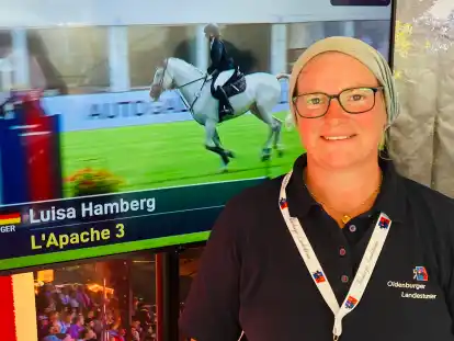 Carina Lüschen ist als Ehrenamtliche die stellvertretende Leiterin des Info-Centers auf dem Turnier.