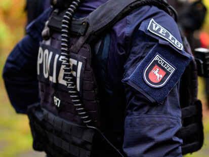 Polizei bei der Arbeit (Symbolbild)