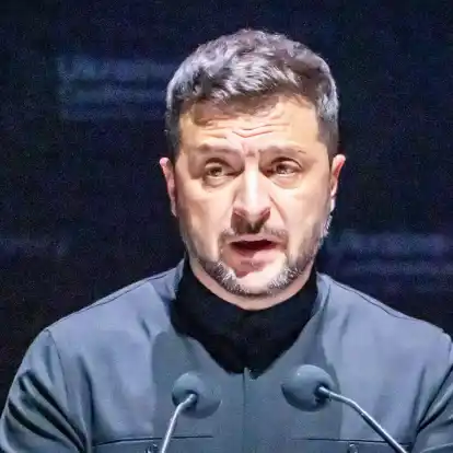 Nach wenigen Tagen rudert der ukrainische Präsident Wolodymyr Selenskyj zurück und will mit einem neuen Gesetz die Vollmachten von Korruptionsbekämpfern wiederherstellen. (Archivbild)