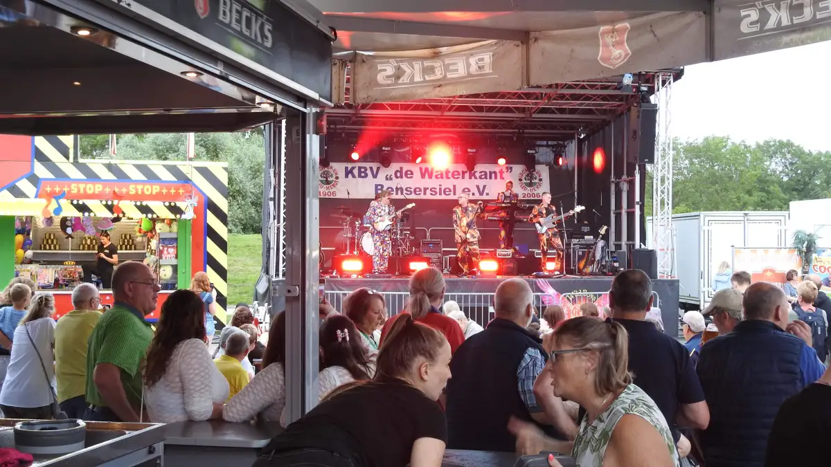 Strand- und Hafenfest Bensersiel: Maritime Stimmung, Musik und Spaß am Meer!
