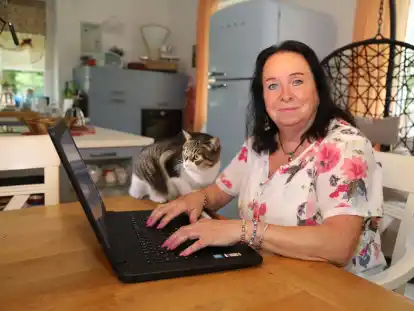 Autorin, Schauspielerin, Regisseurin: Anita Pastoor hat gerade das neue Stück „All’s för de Katt“ für die Theatergruppe Elisabethfehn zu Papier gebracht.