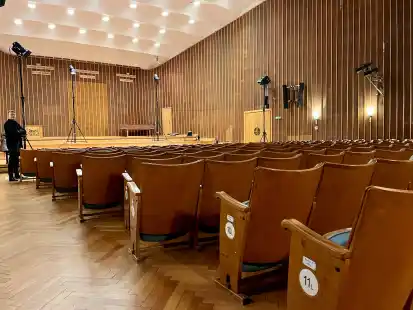 Höchste Klangkunst im historischen Ambiente auf gediegenem Polster: der Sendesaal Bremen ist nicht nur optisch ein Schmuckstück, weiß der neue Intendant und Geschäftsführer Marc Niemann (links)