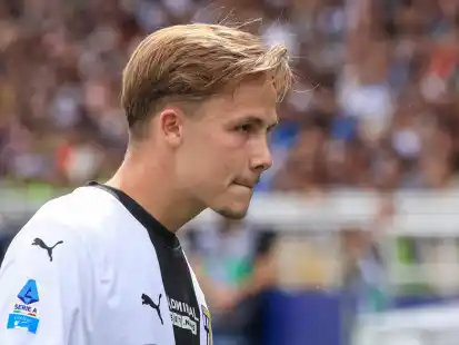 Jacob Ondrejka verletzte sich im Spiel gegen Werder.