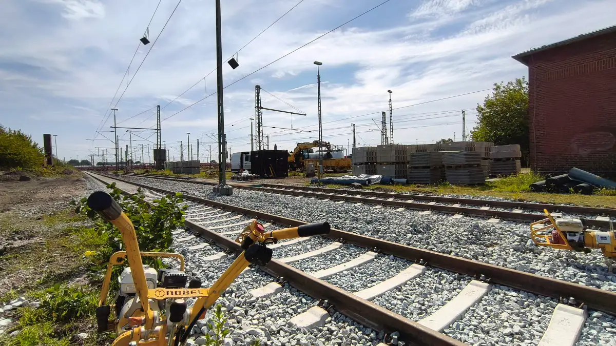 Einsparmaßnahmen der Bahn: DB Cargo will Standort in Emden schließen