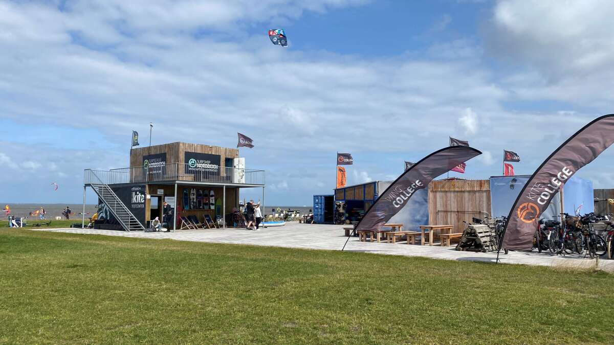 surfschule-in-norddeich-neuer-pachtvertrag-sichert-zukunft-am-gr-nstrand