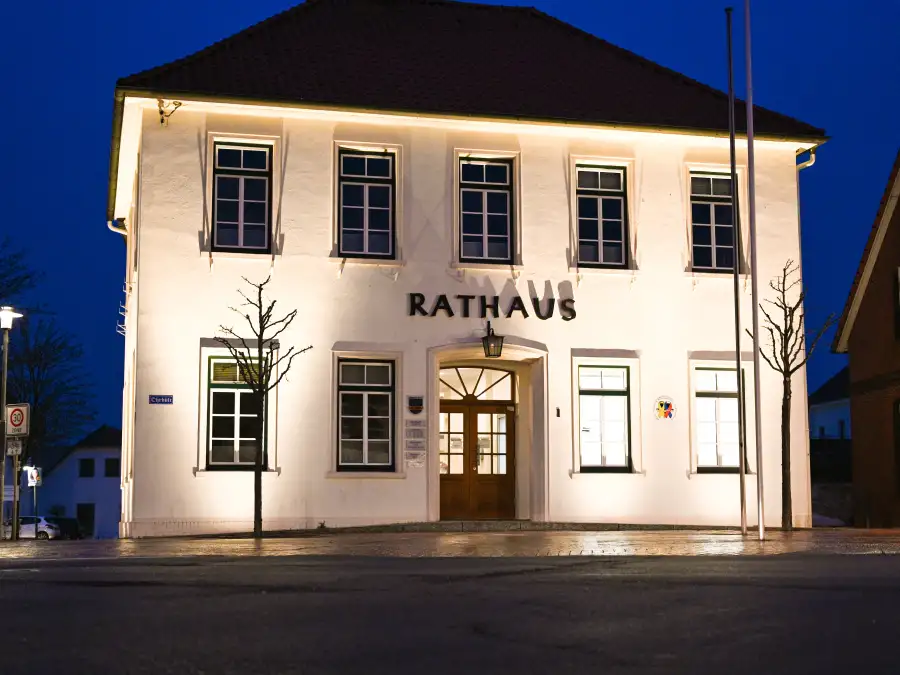 Keine Parteien in öffentlichen Gebäuden? Warum die AfD gegen den CDU-Antrag wettert