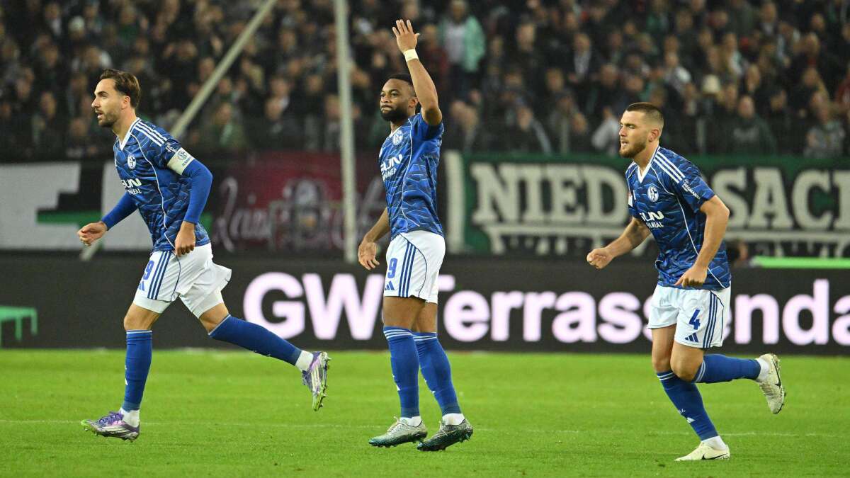 3 0 In Hannover Sylla Bringt Schalke An Die Spitze 3-0-in-hannover-sylla-bringt-schalke-an-die-spitze