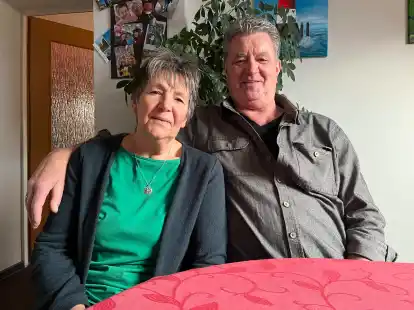 Edith und Harald Rabe sind froh, dass sie f&uuml;r ihre hochbetagte Angeh&ouml;rige nun eine L&ouml;sung gefunden haben und diese nach schweren Monaten nun aufbl&uuml;ht und sich wohlf&uuml;hlt.