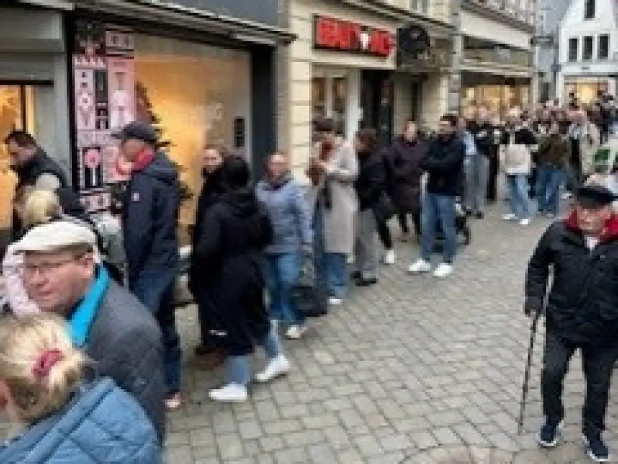 Riesiges Interesse an Weihnachtsmarkt-Tasse: Ansturm auf ...