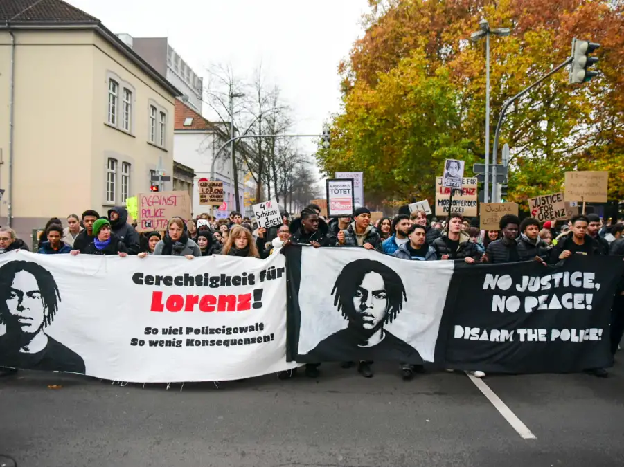 Demonstration in Oldenburg: Criticism of the charges in the Lorenz A. case ...