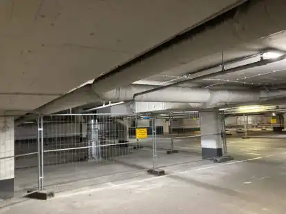 Aktuelle Bilder vom und aus dem Parkhaus unter der Straße Am Stadtmuseum.