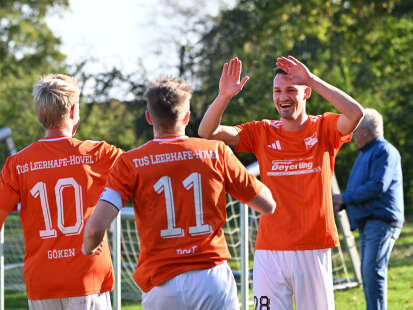 Ostfrieslandliga-Duell: Pascal Menken mit Hattrick – TuS Leerhafe-Hovel triumphiert über FC Loquard