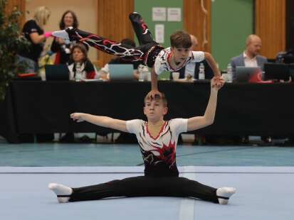 Sportakrobatik in Wilhelmshaven: Gelungene Debüts auf der großen Bühne