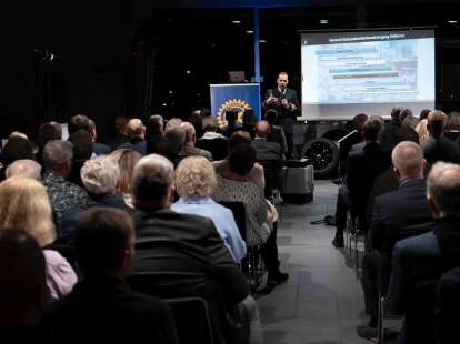 Militärische Führung und Gesamtverteidigung: Über Zukunft und Nachwuchsförderung der Bundeswehr