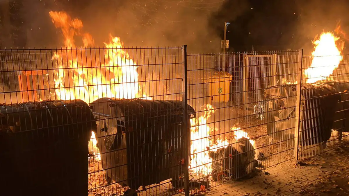Brandstiftung an der IGS Flötenteich: Polizei fasst drei tatverdächtige ...