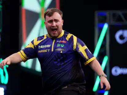F&uuml;hrt die Darts-Weltrangliste erstmals an: Luke Littler.
