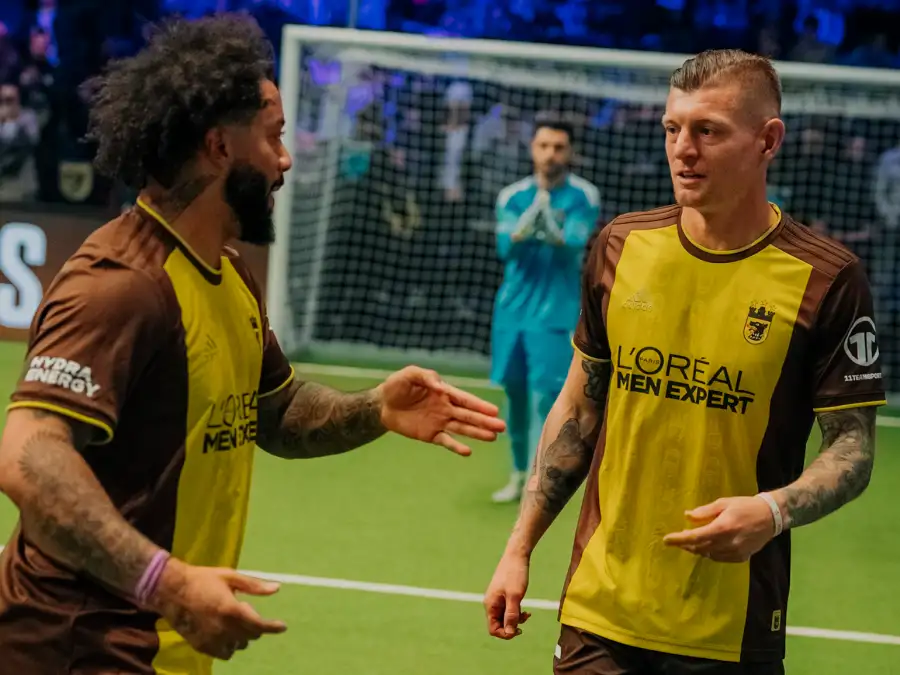 Hallenfußball-Event: Warum Toni Kroos plötzlich in Bremen spielt
