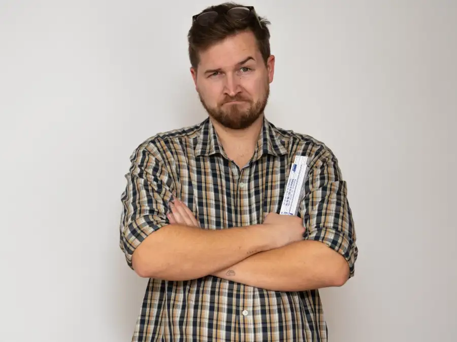 Clemens Brock in Aurich: \"Der Vadda\" feiert Show-Premiere in Ostfriesland