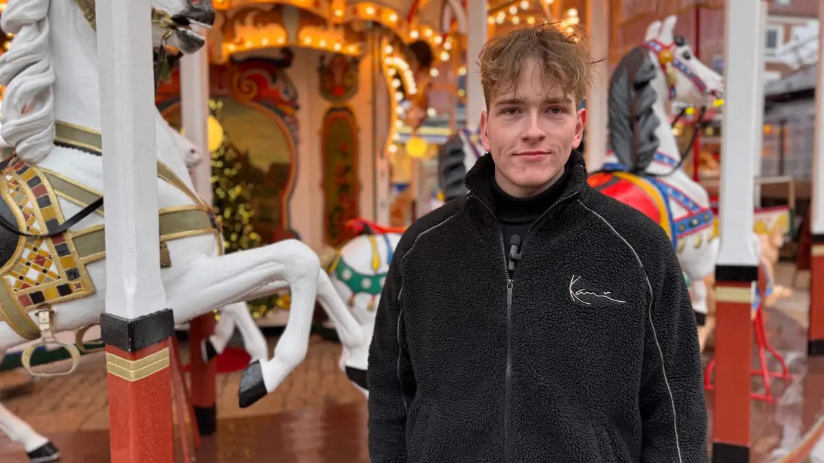 153 years old: Young showman preserves tradition with a historic carousel ...