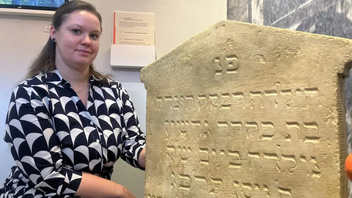 Digitally recording gravestones: How Anett Gottschalk digitally preserves ...