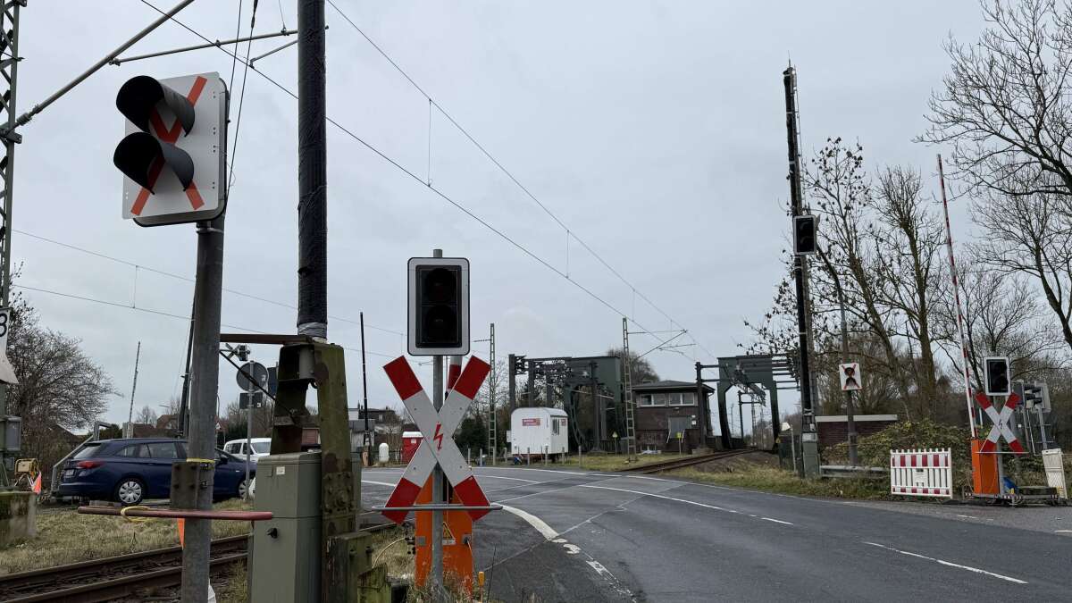 Bahnübergang Ebkeriege bei Sande: Instandsetzung für Anfang 2026 geplant