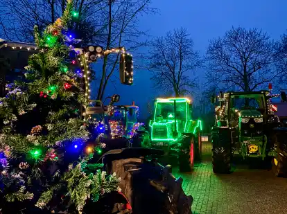 Geschm&uuml;ckte Trecker und Geschenke: Landwirte fahren bald wieder durch Ostfriesland. Wo und wann kann man sie erleben?