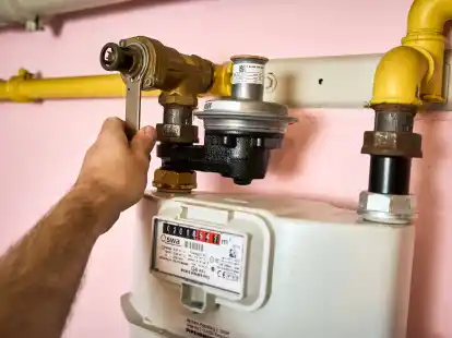 Soll der Gasanschluss stillgelegt werden, darf EWE Netz einem Urteil zufolge die Kosten nicht direkt auf die Hauseigent&uuml;mer umlegen.