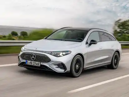 Die maximale Anh&auml;ngelast betr&auml;gt bis 1,8 Tonnen, serienm&auml;&szlig;ig ist ein festes Glasdach.